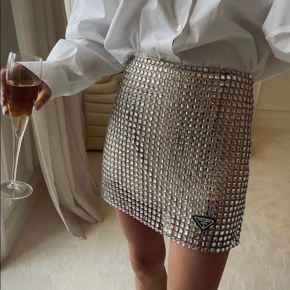 PR🅰️D🅰️ skirt.